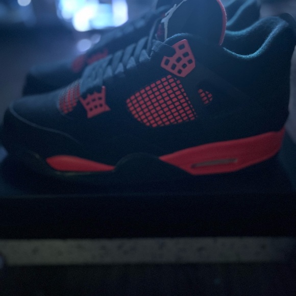 Air Jordan 4 Retro Red Thunder - Picture 2 of 6